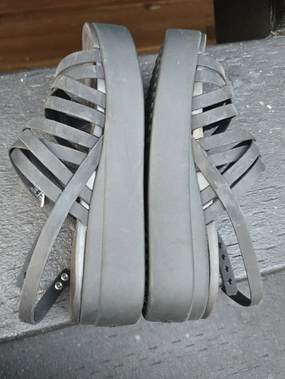Crocs Literide Brooklyn Strappy Low Wedge Sandal Womens Size 9 Black